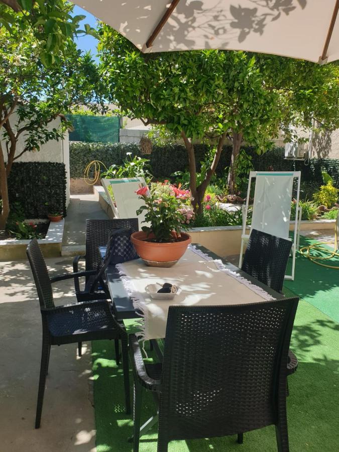 Casa Vacanze Con Giardino E Area Barbecue Martis Bagian luar foto